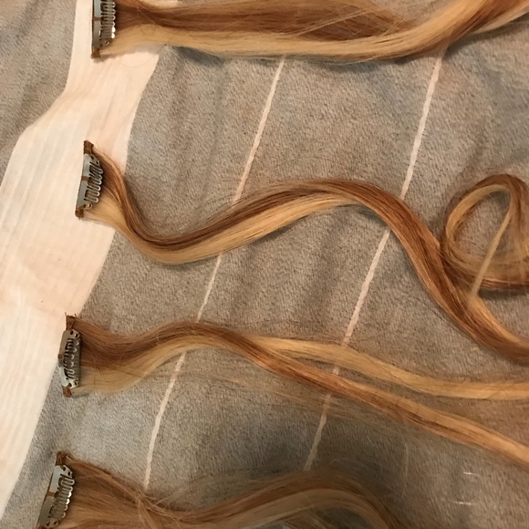 Euronext long blonde extensions - Picture 5 of 7